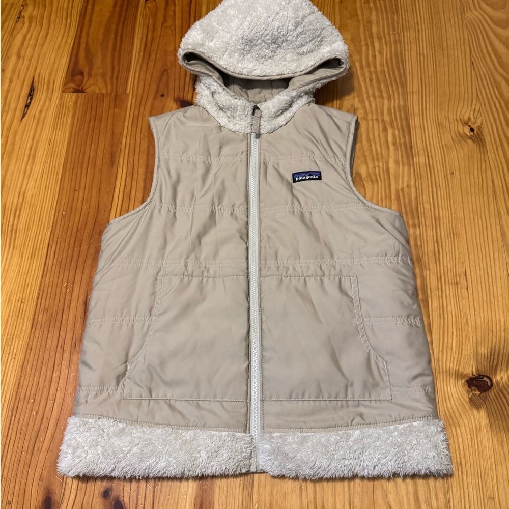 Patagonia Los Gatos Reversible Hooded Vest Tan/Ivory Sherpa Fleece Womens MED - Picture 11 of 13